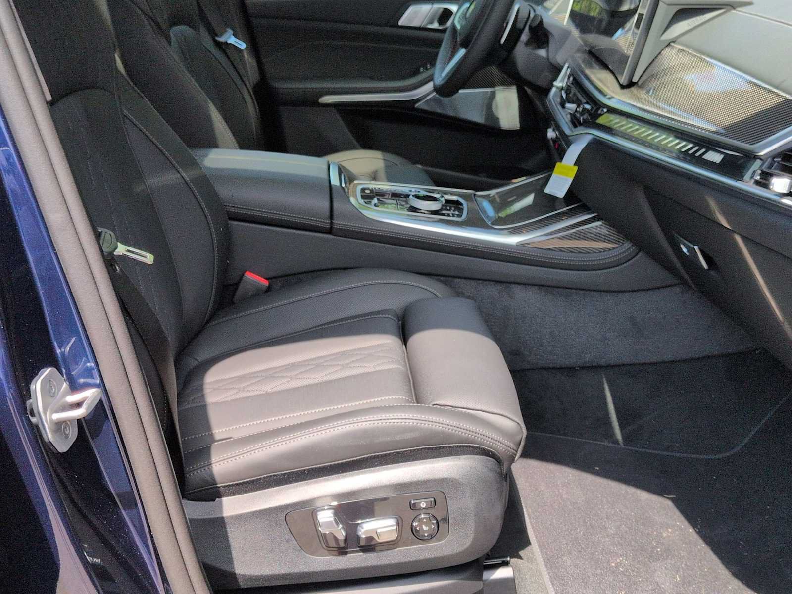 New 2027 BMW X7 M60i AWD/4WD image 24