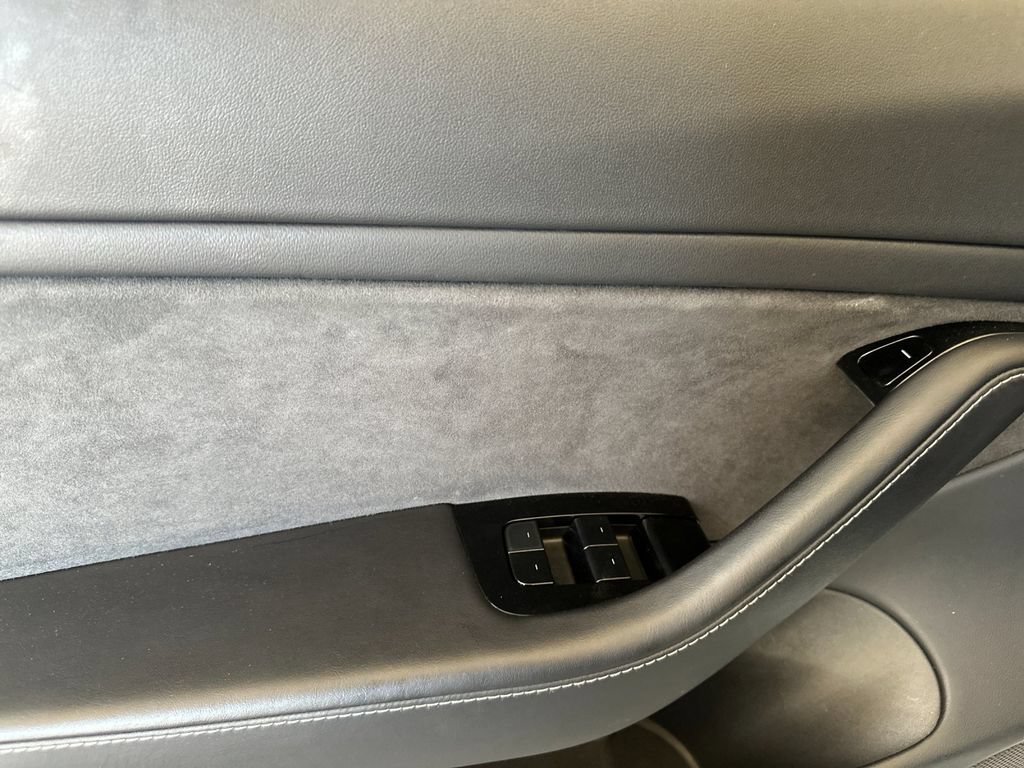 Used 2018 Tesla Model 3 Long Range RWD image 10