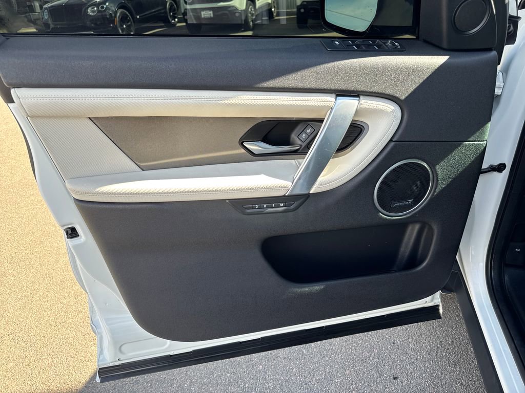 Used 2020 Land Rover Discovery Sport SE R-Dynamic image 10