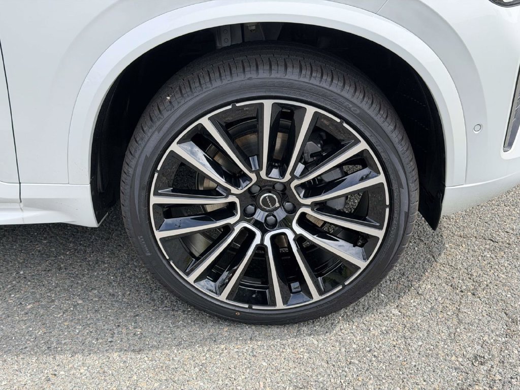 New 2026 Volvo XC90 B6 Plus w/ Protection Package Premier AWD/4WD image 24