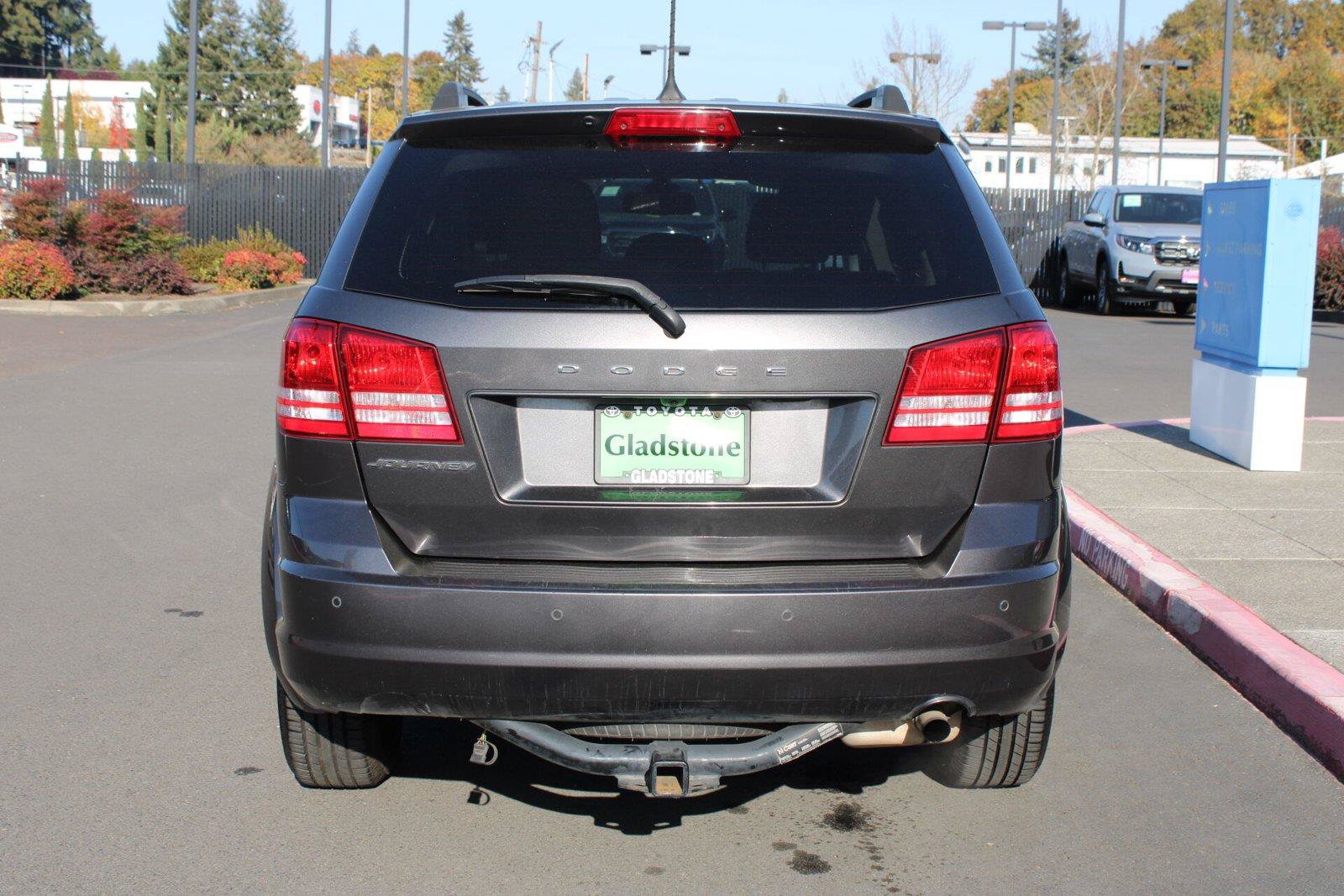 Used 2020 Dodge Journey SE w/ SE Popular Equipment Group FWD image 4