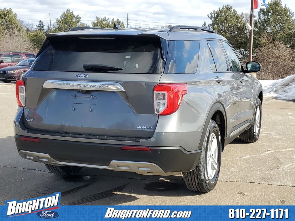 Used 2023 Ford Explorer XLT w/ Equipment Group 202A image 4