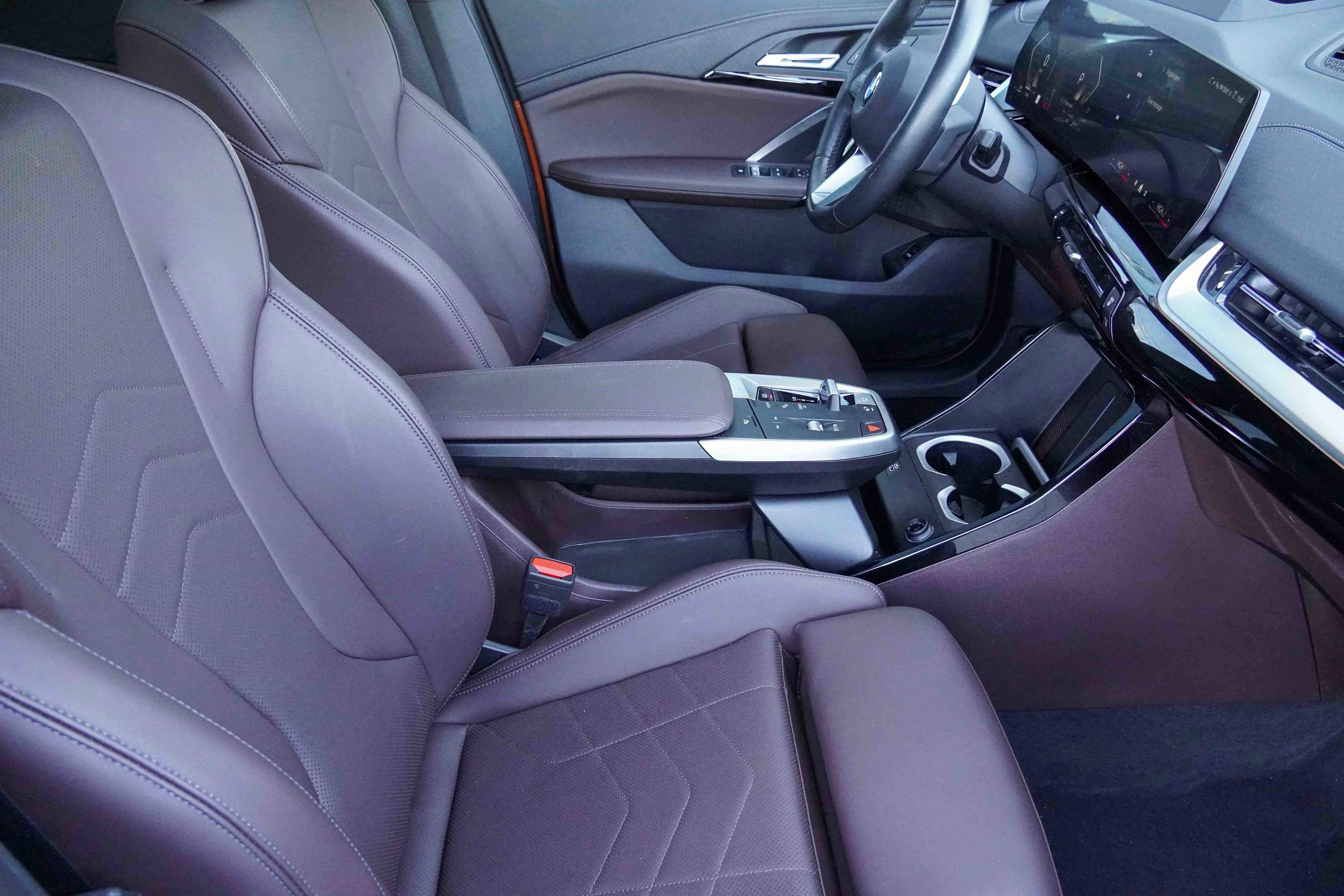 Certified 2025 BMW X2 xDrive28i image 12