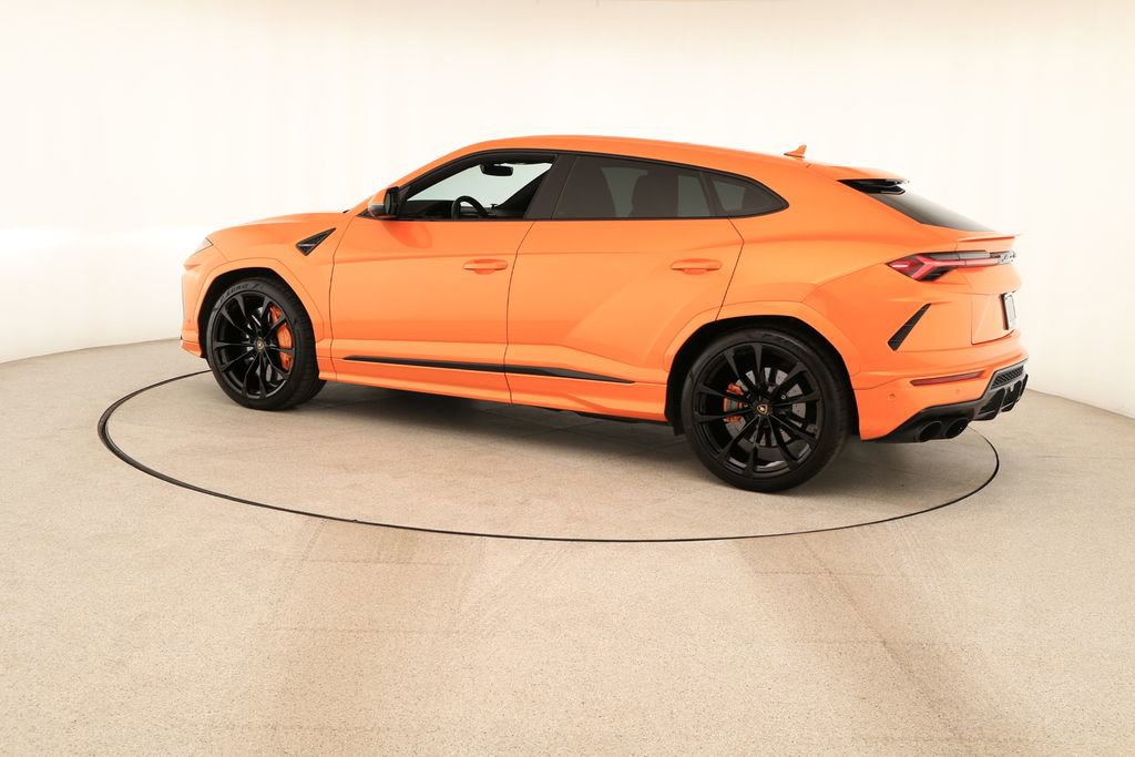 Used 2022 Lamborghini Urus image 3