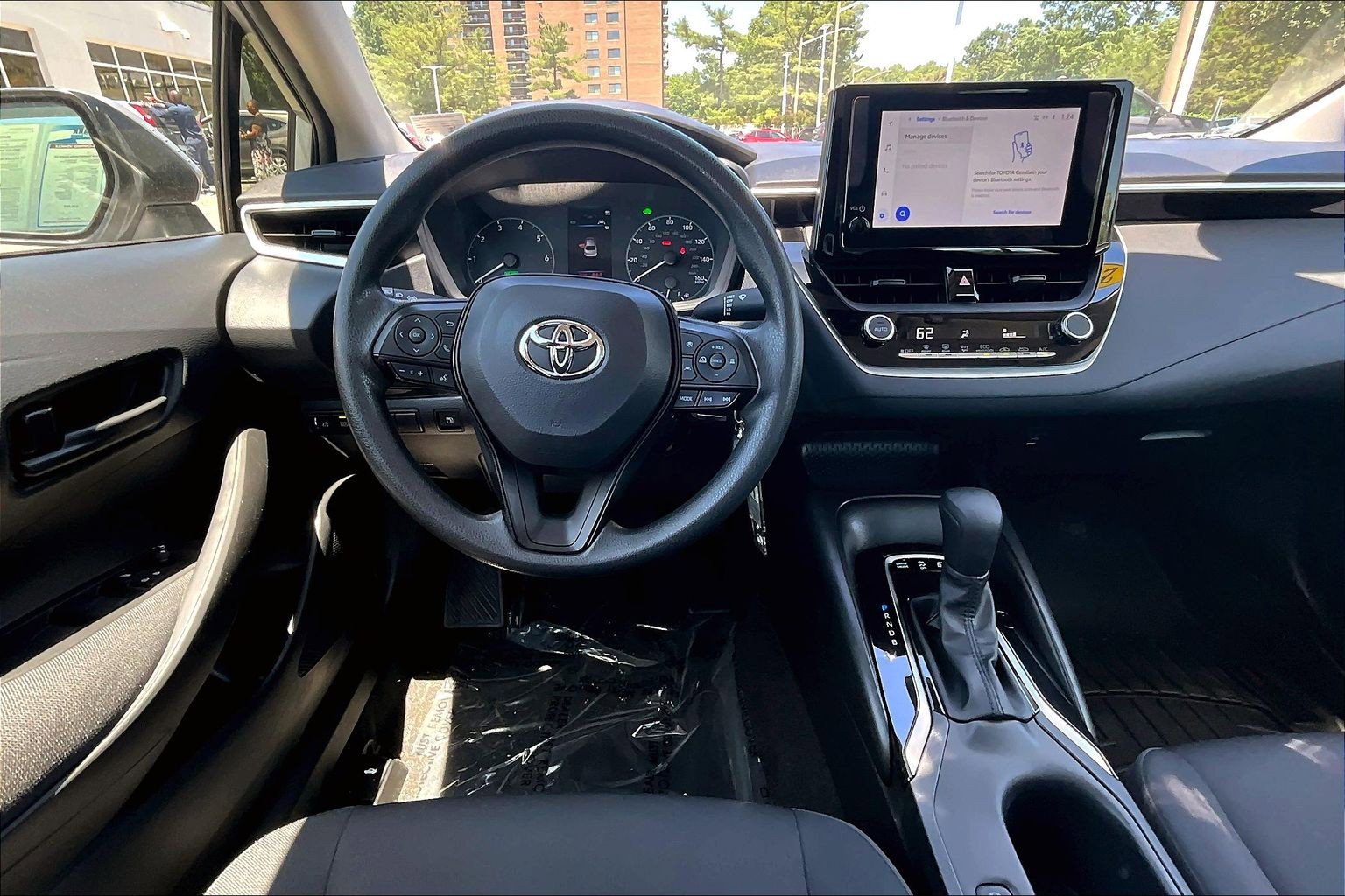 Used 2023 Toyota Corolla LE w/ Carpet Mat Package (TMS) FWD image 5