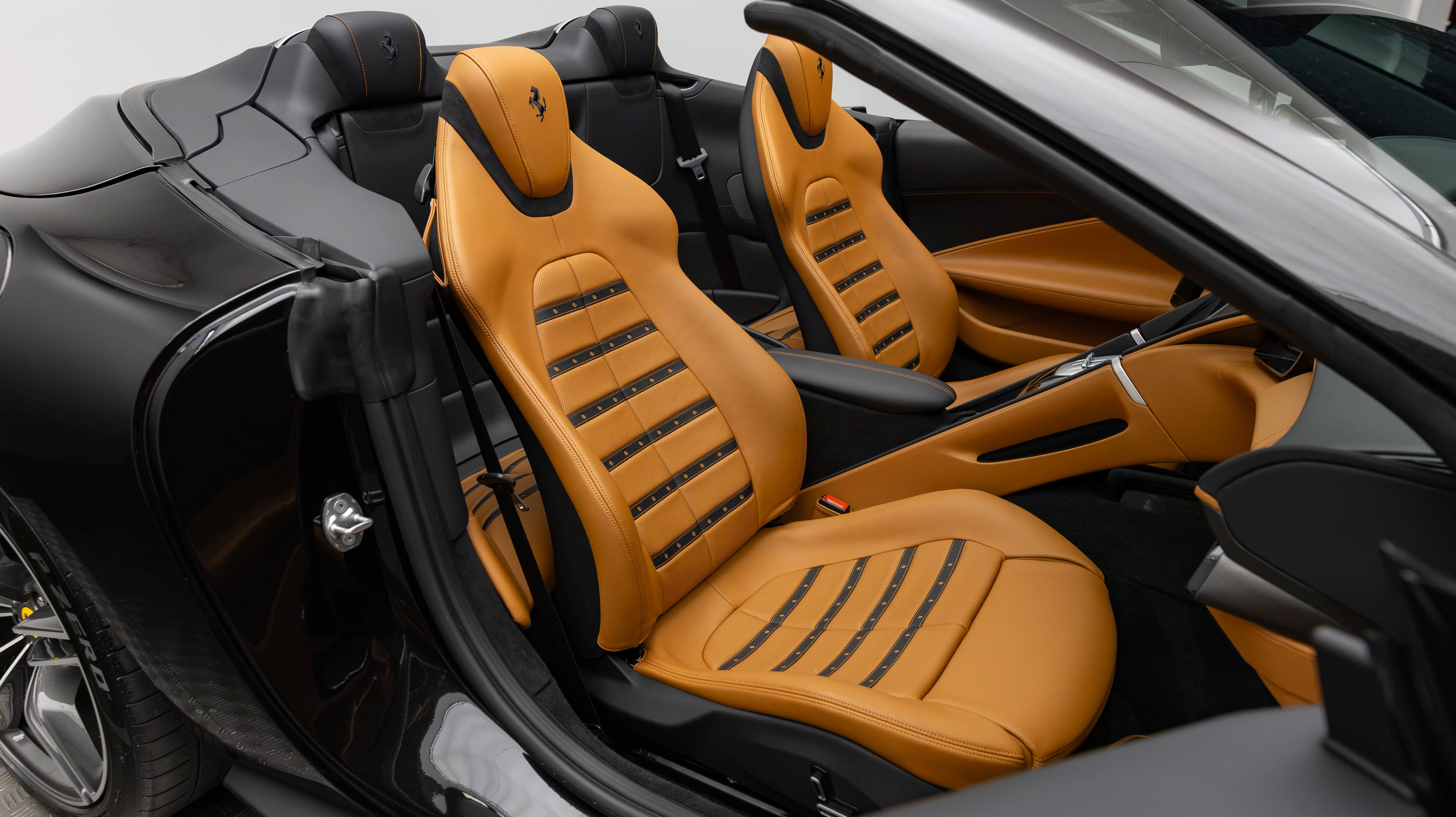 Certified 2025 Ferrari Roma Spider RWD image 49