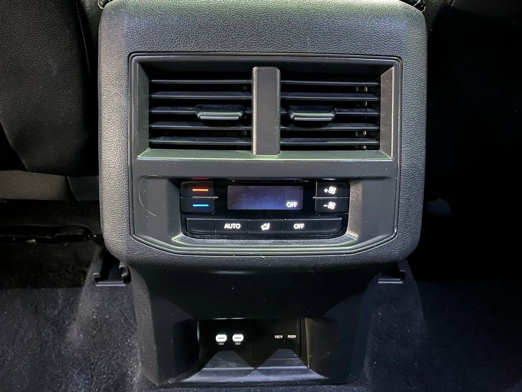 Used 2023 Volkswagen Atlas SE w/ Panoramic Sunroof Package image 25