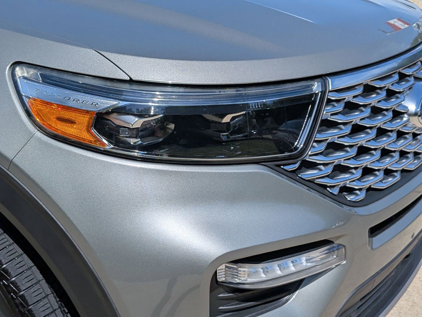 Used 2020 Ford Explorer Platinum w/ Premium Technology Package AWD/4WD image 41