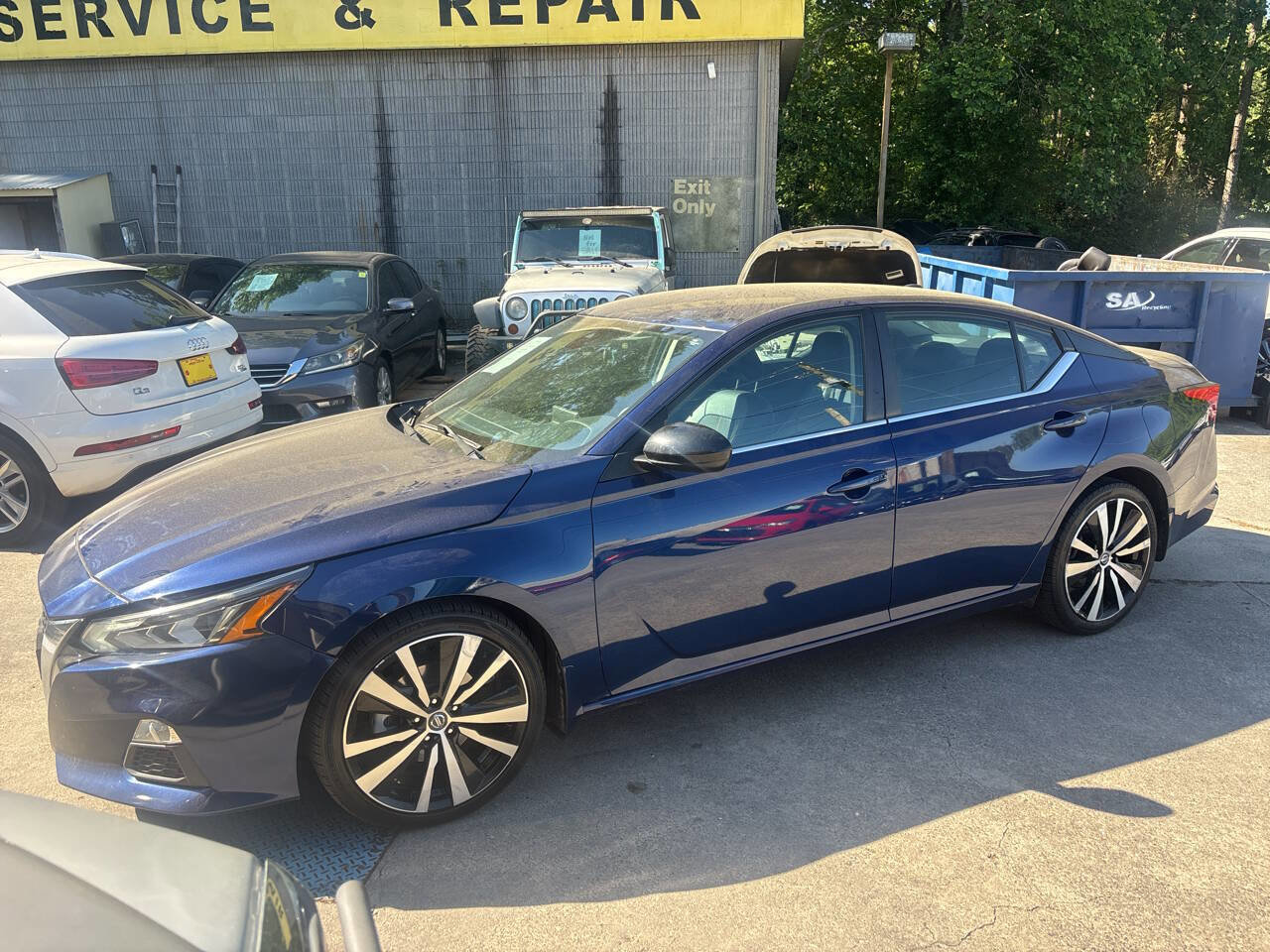 Used 2021 Nissan Altima 2.5 SR FWD image 2