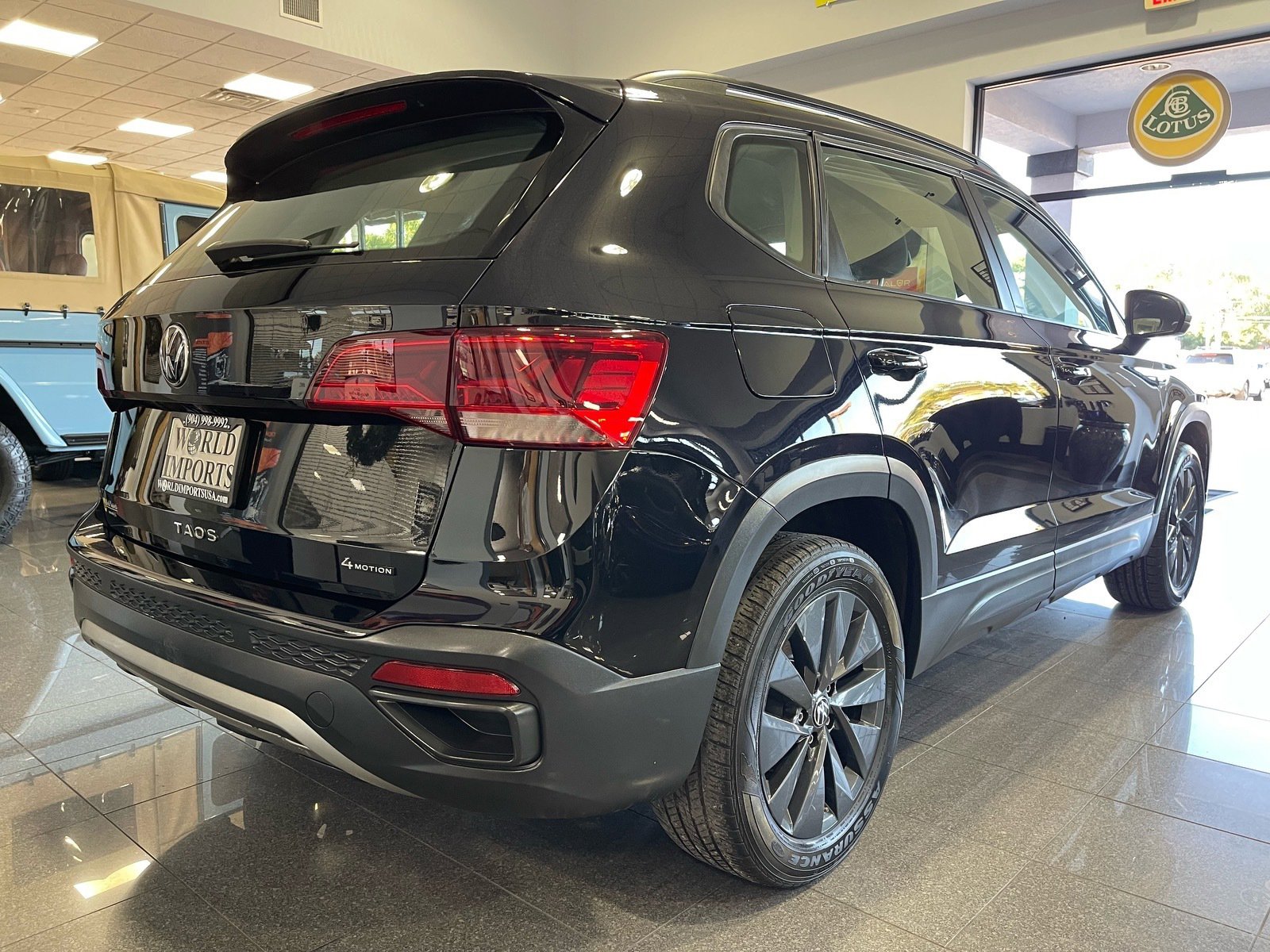 Used 2022 Volkswagen Taos S image 4