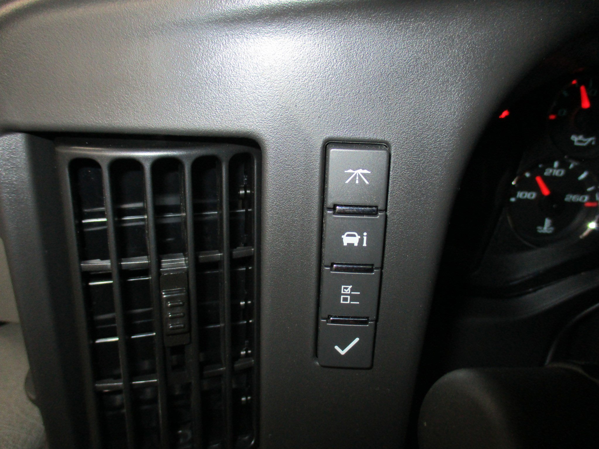 New 2025 GMC Savana 3500 image 21