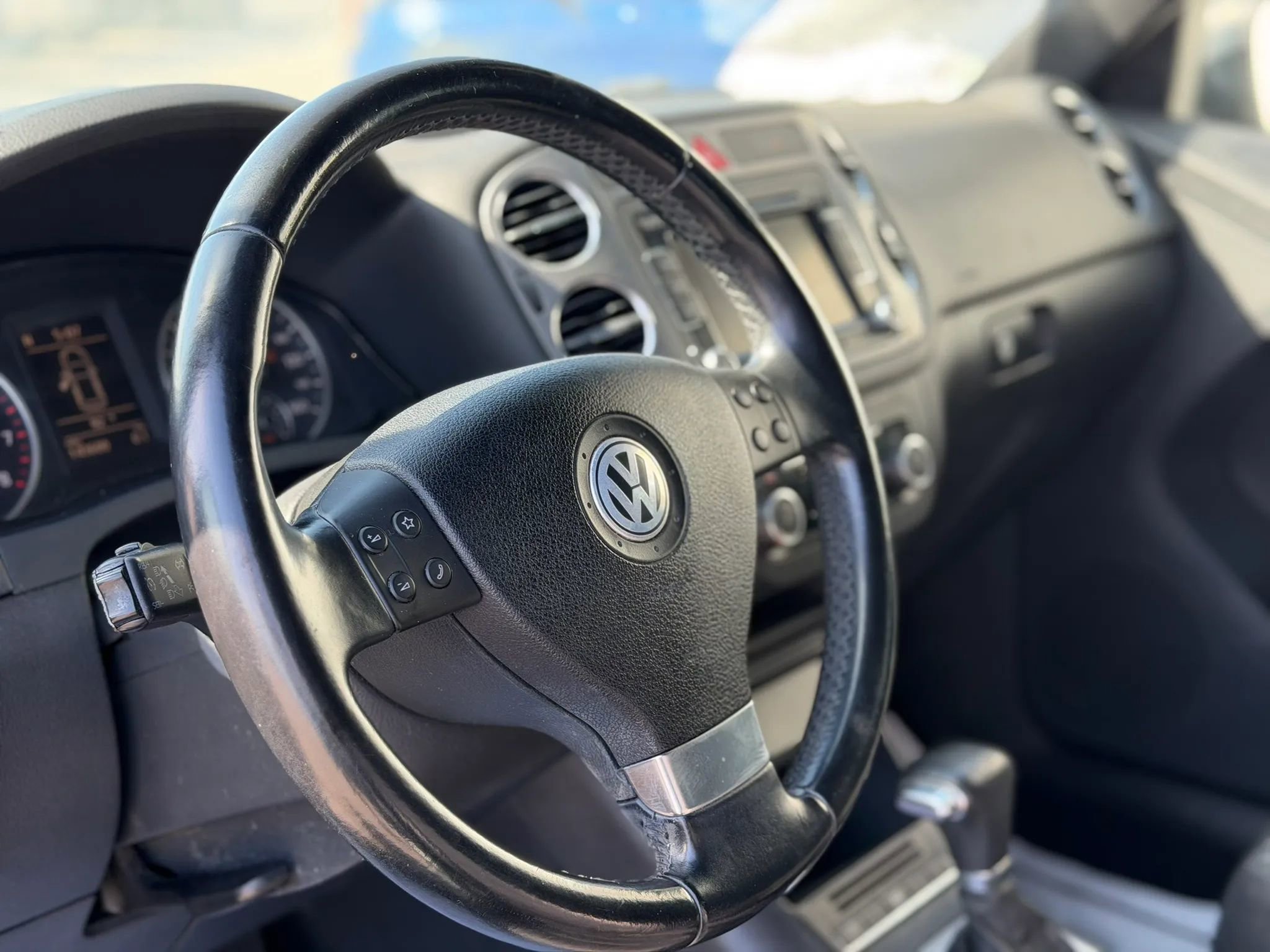 Used 2010 Volkswagen Tiguan S FWD image 13
