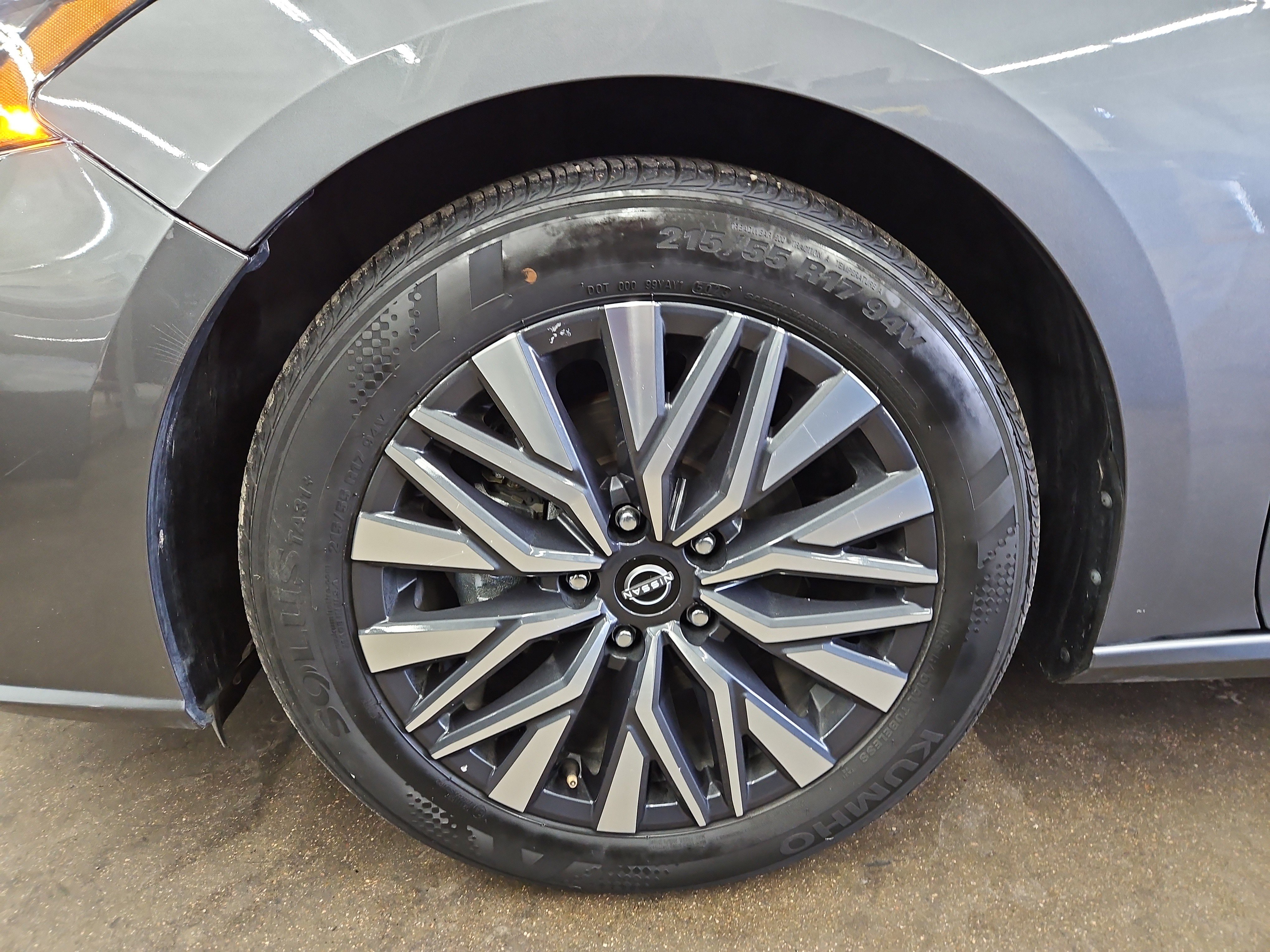 Used 2024 Nissan Altima 2.5 SV image 22