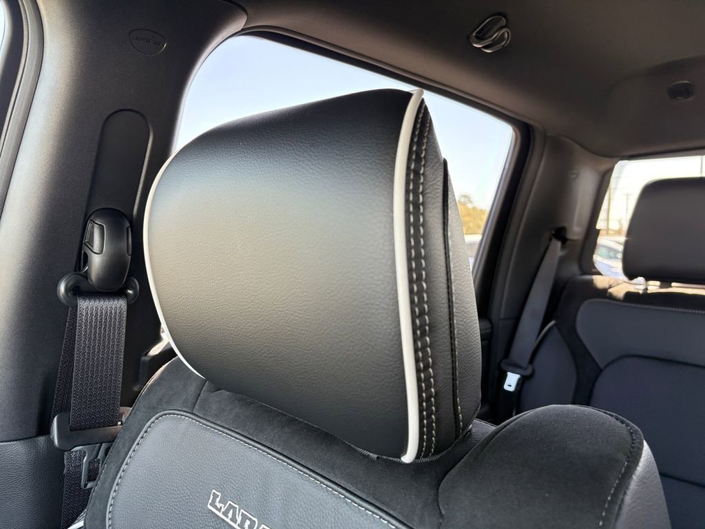 New 2026 RAM 1500 Laramie AWD/4WD image 14