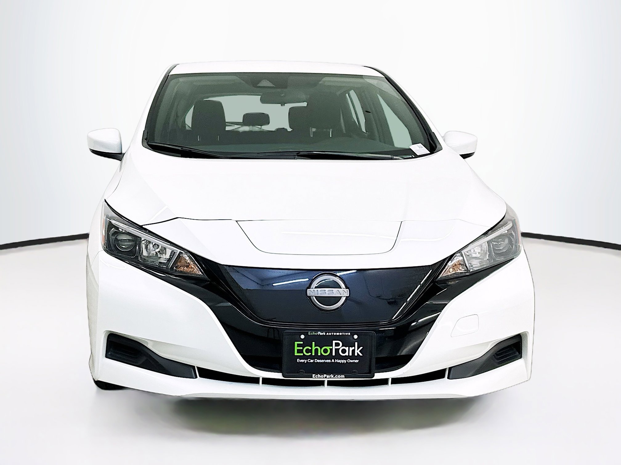 Used 2025 Nissan Leaf S image 2