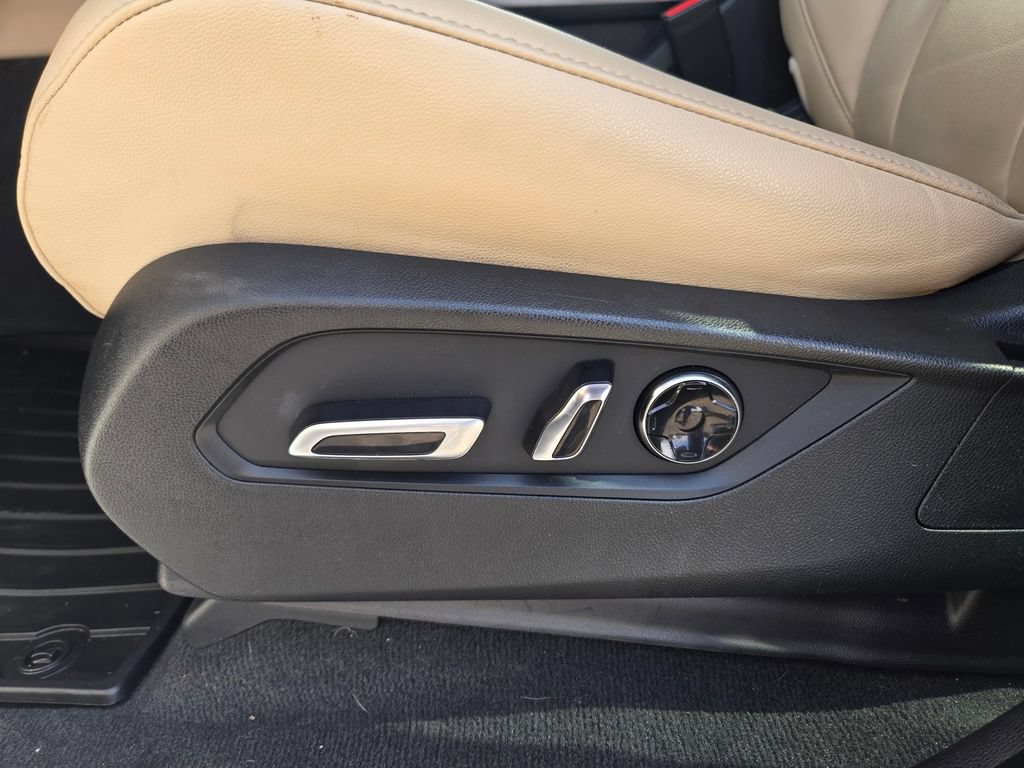 Used 2023 Acura MDX SH-AWD image 11