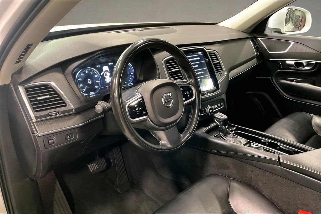 Used 2020 Volvo XC90 T5 Momentum AWD/4WD image 17