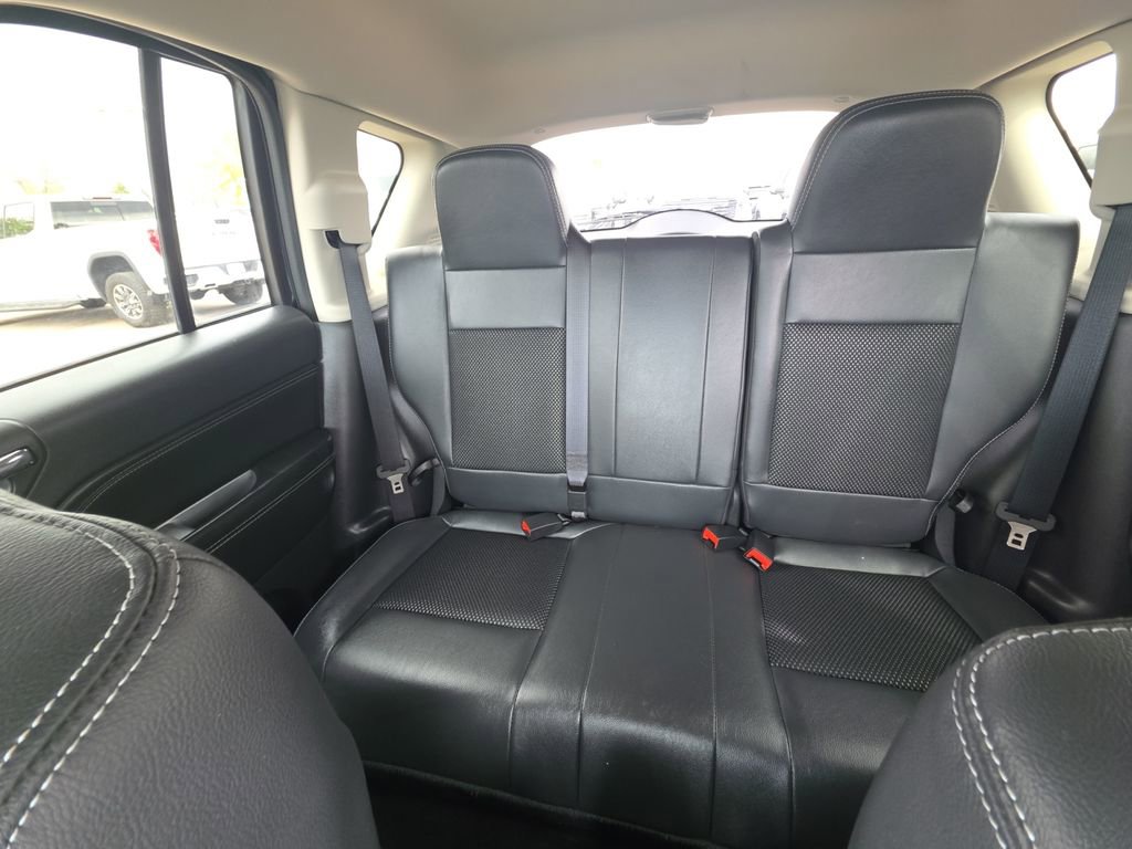 Used 2014 Jeep Compass Latitude image 24