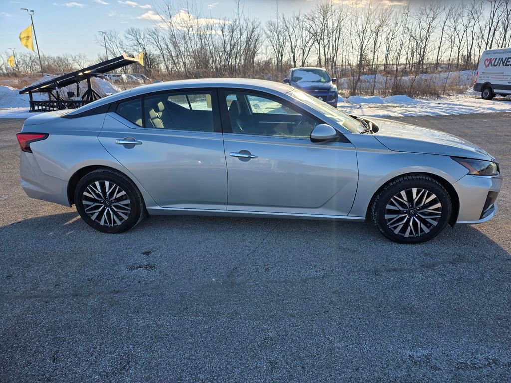 Used 2023 Nissan Altima 2.5 SV image 12