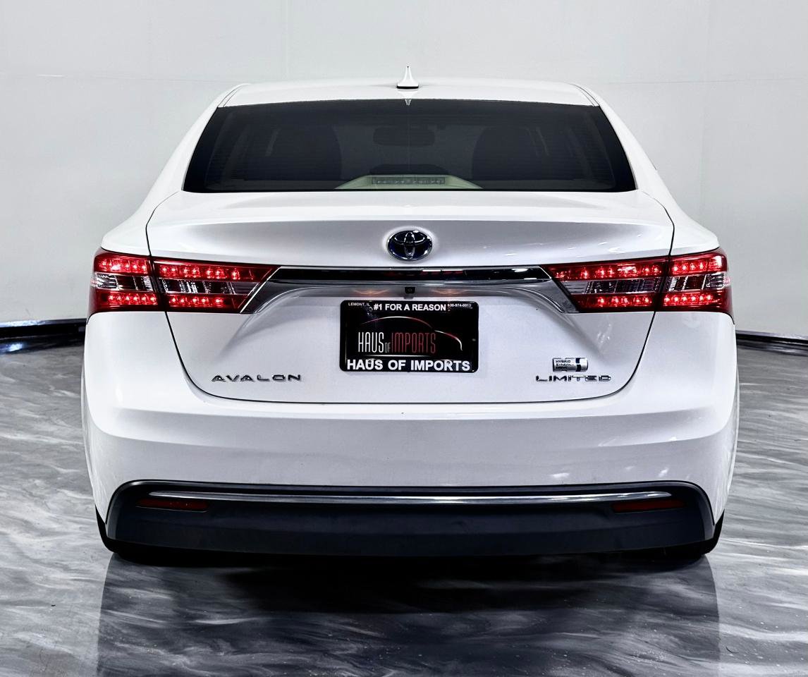 Used 2013 Toyota Avalon Limited w/ Technology Pkg FWD image 8