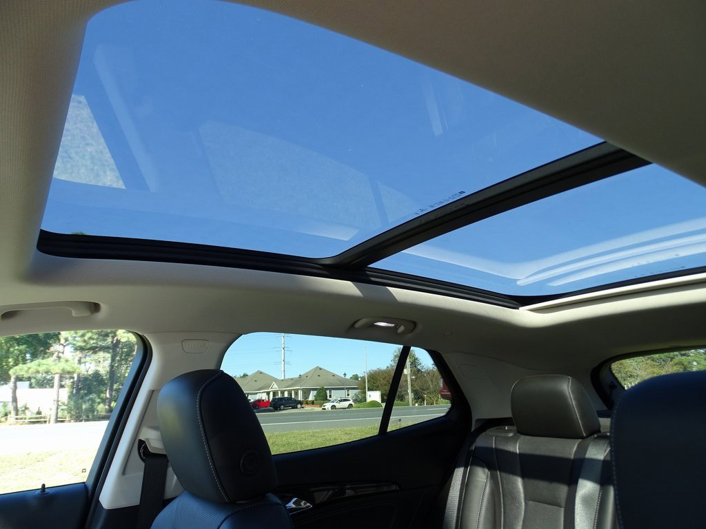 Used 2021 Buick Envision Essence w/ Technology Package I image 17