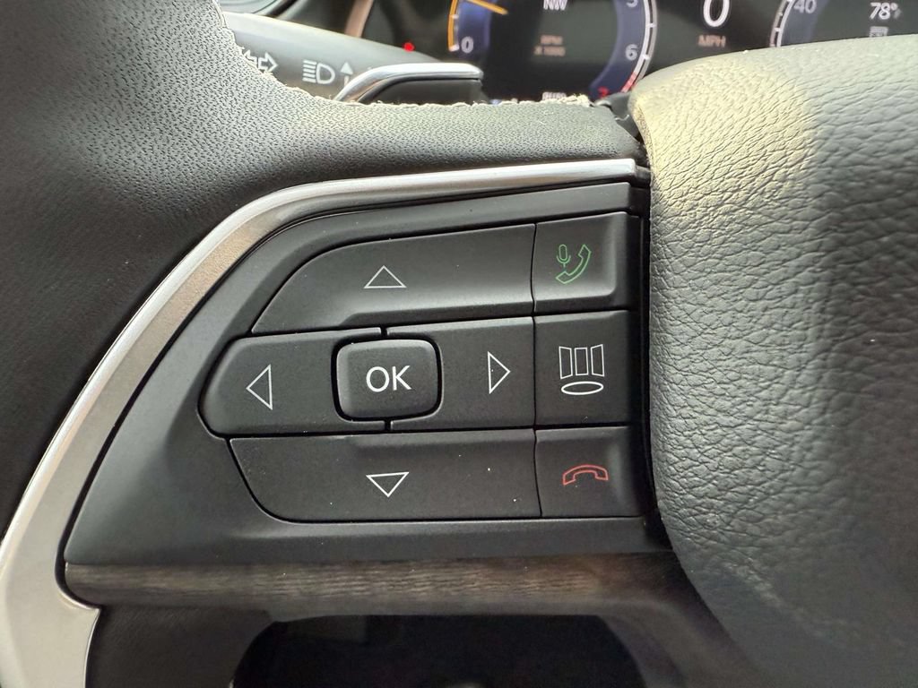 New 2026 Jeep Grand Cherokee Altitude AWD/4WD image 24