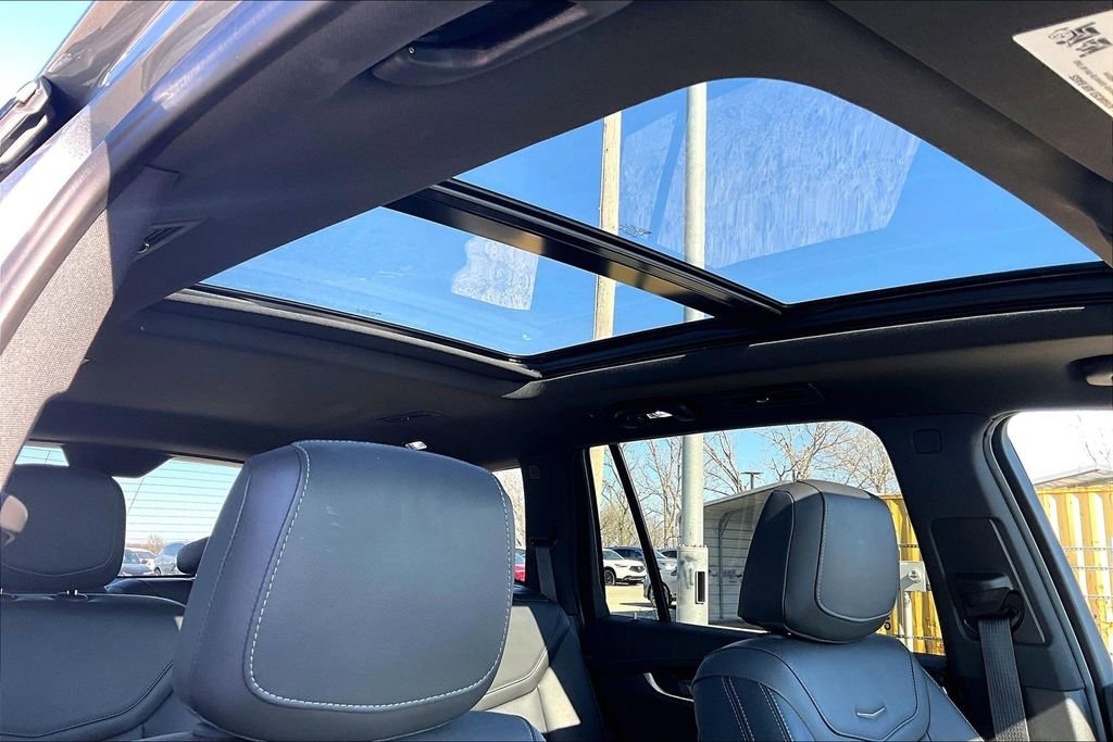 Used 2025 Cadillac XT6 Premium Luxury image 22