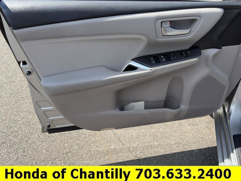 Used 2016 Toyota Camry XLE w/ Moonroof Package FWD image 24