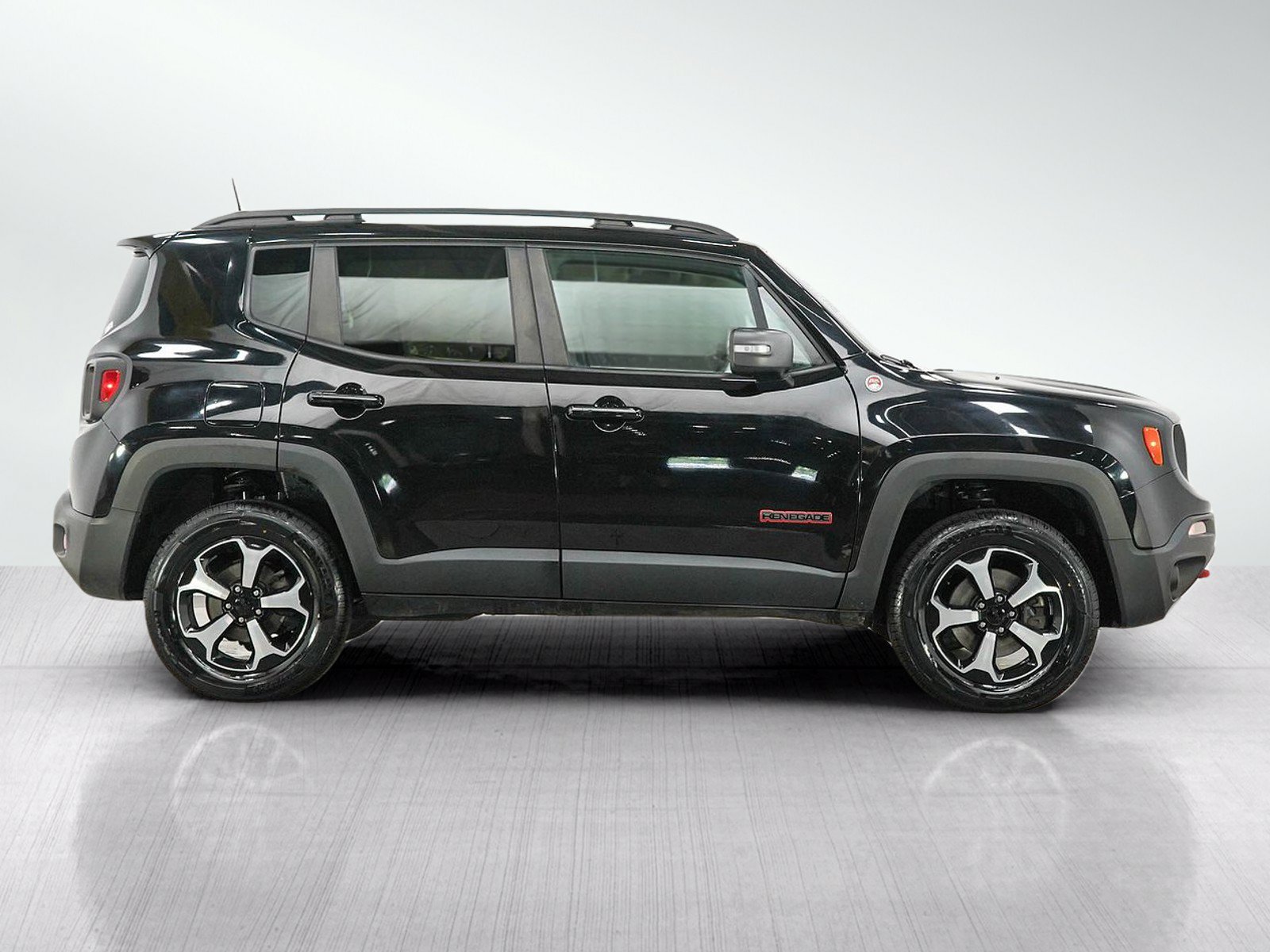 Used 2019 Jeep Renegade Trailhawk w/ Cold Weather Group II AWD/4WD image 6