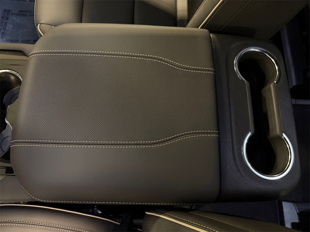 New 2026 GMC Yukon XL Elevation image 25