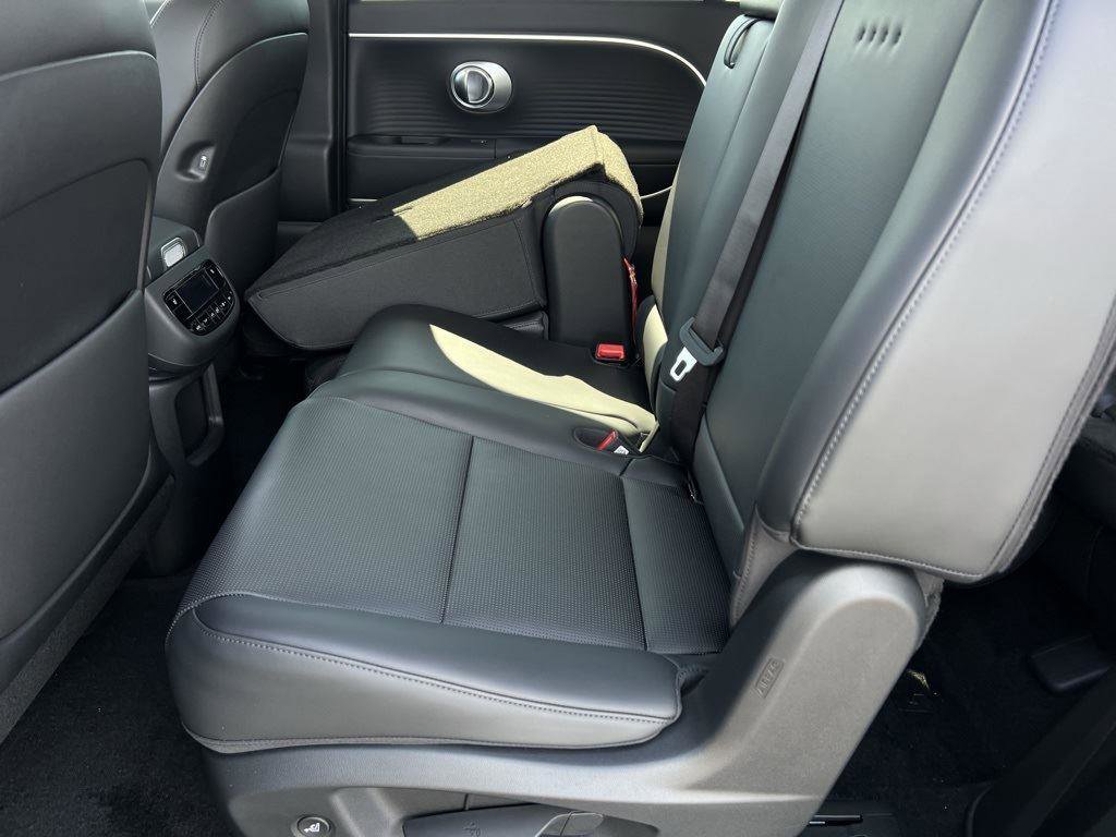 New 2026 Hyundai Ioniq 9 SEL image 8