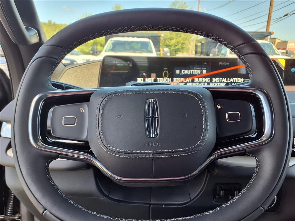 New 2025 Lincoln Navigator Reserve w/ Jet Appearance Package image 15