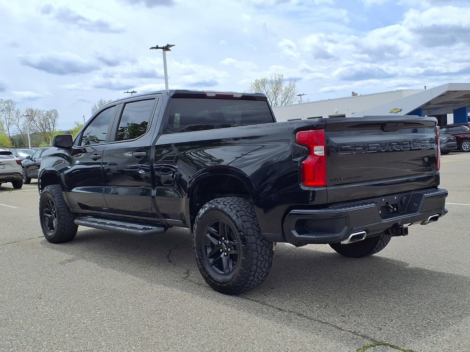 Used 2021 Chevrolet Silverado 1500 Custom Trail Boss w/ LPO, Dark Essentials Package AWD/4WD image 7