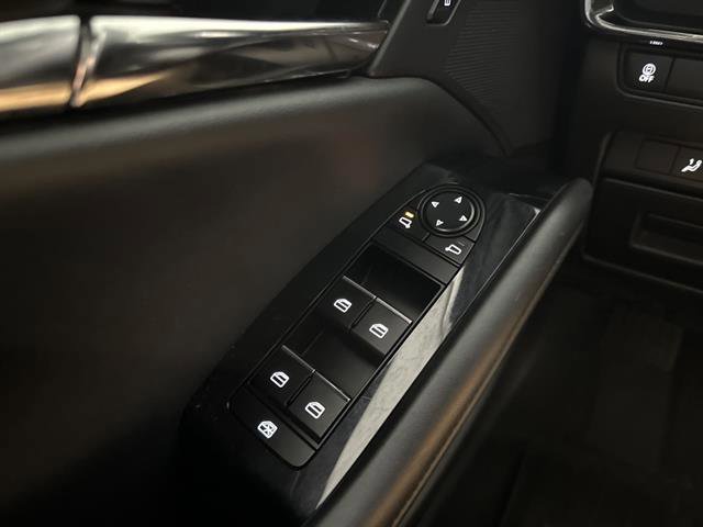 Used 2023 MAZDA MAZDA3 s image 27