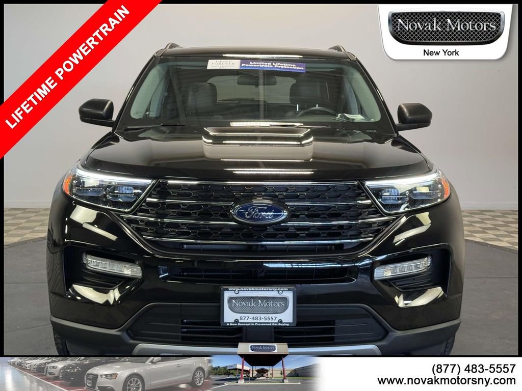 Used 2022 Ford Explorer XLT w/ Equipment Group 202A image 2
