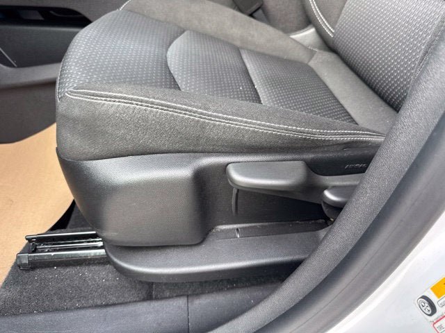 Used 2024 GMC Terrain SLE FWD image 11