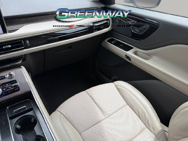 Used 2020 Lincoln Aviator Reserve w/ Equipment Group 201A RWD image 14