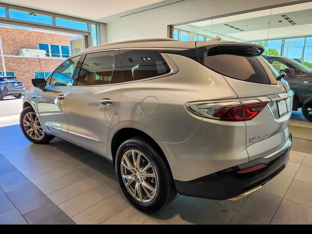 Used 2022 Buick Enclave Premium w/ Surround and Sites Package AWD/4WD image 8