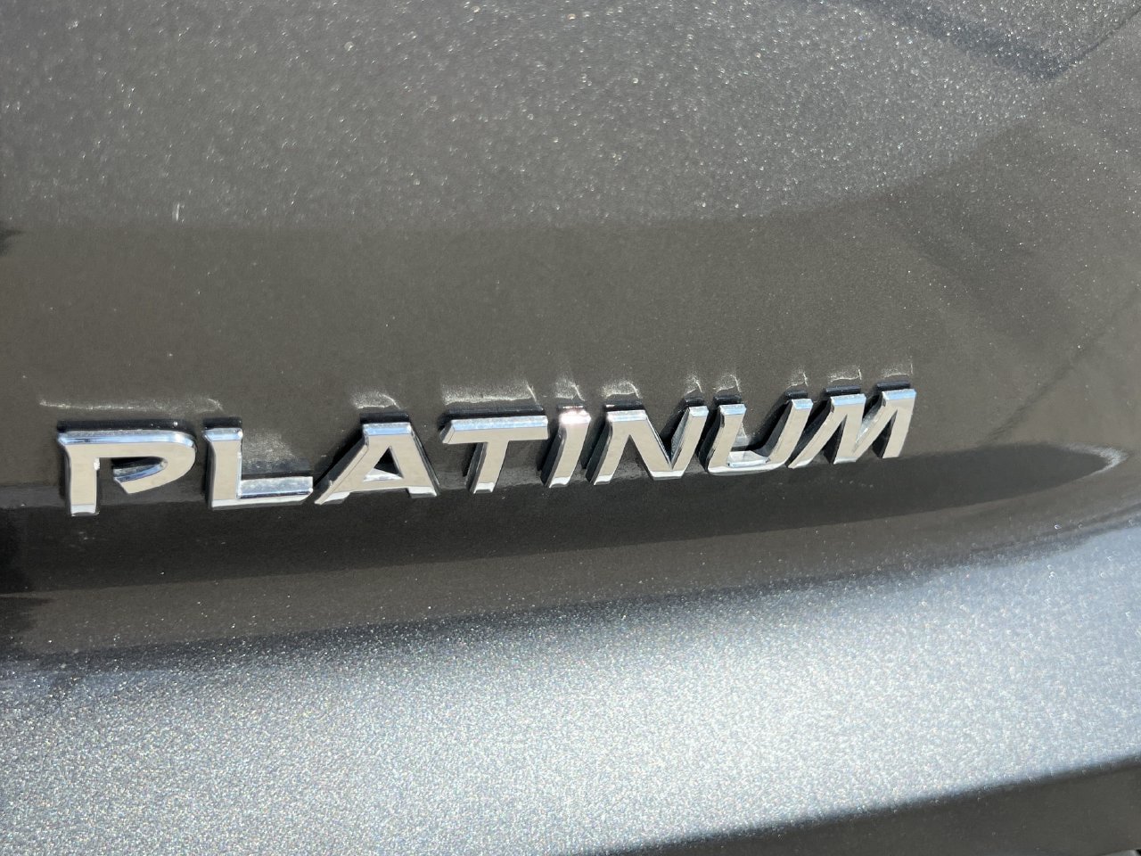 Used 2025 Nissan Pathfinder Platinum FWD image 5