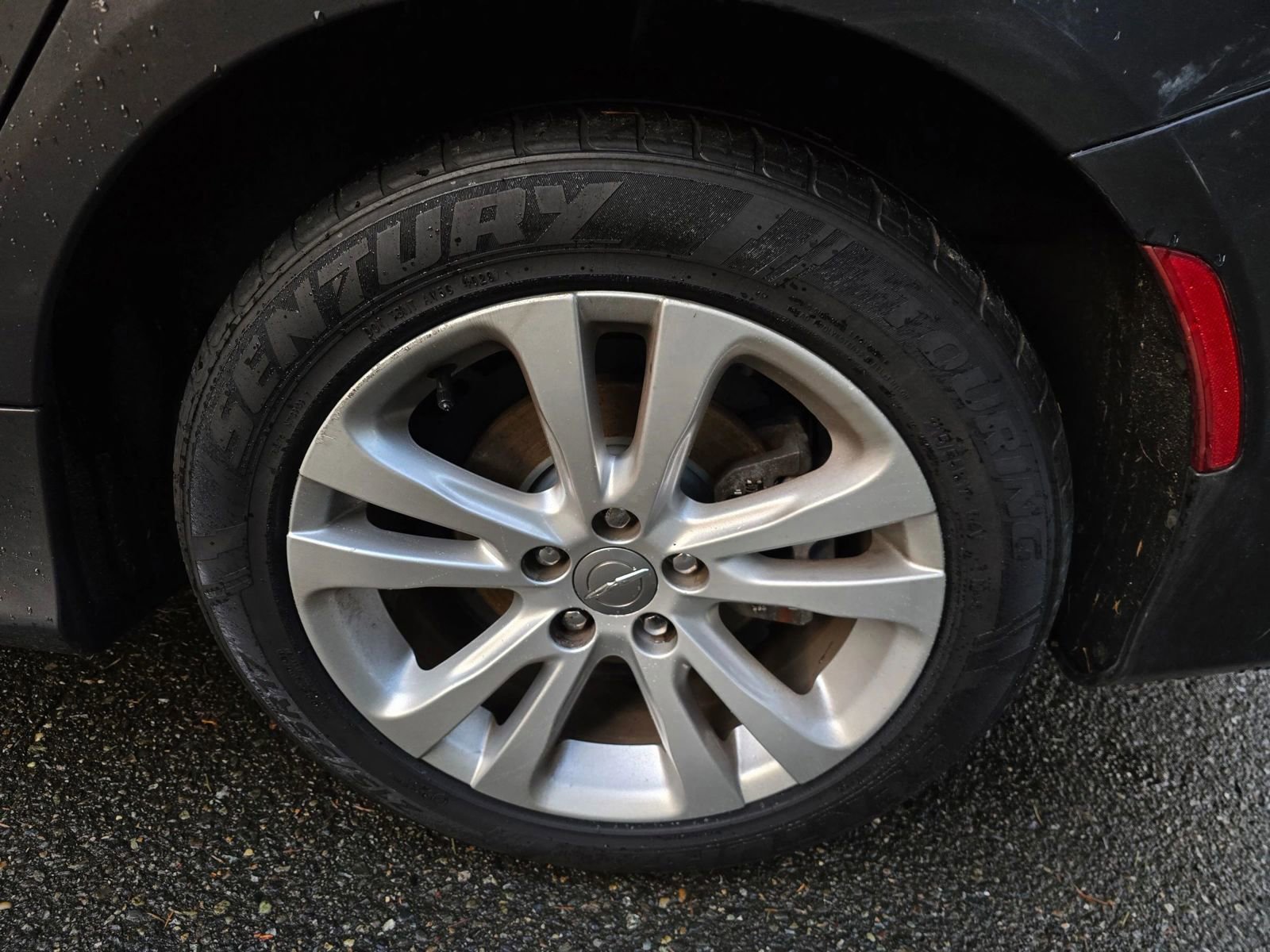 Used 2016 Chrysler 200 Limited w/ Convenience Group image 9