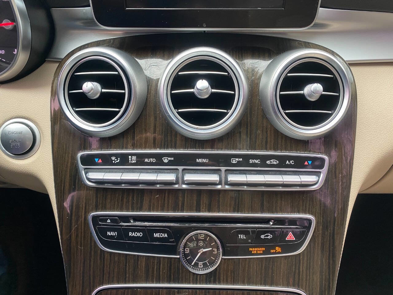 Used 2017 Mercedes-Benz C 300 4MATIC Sedan image 23