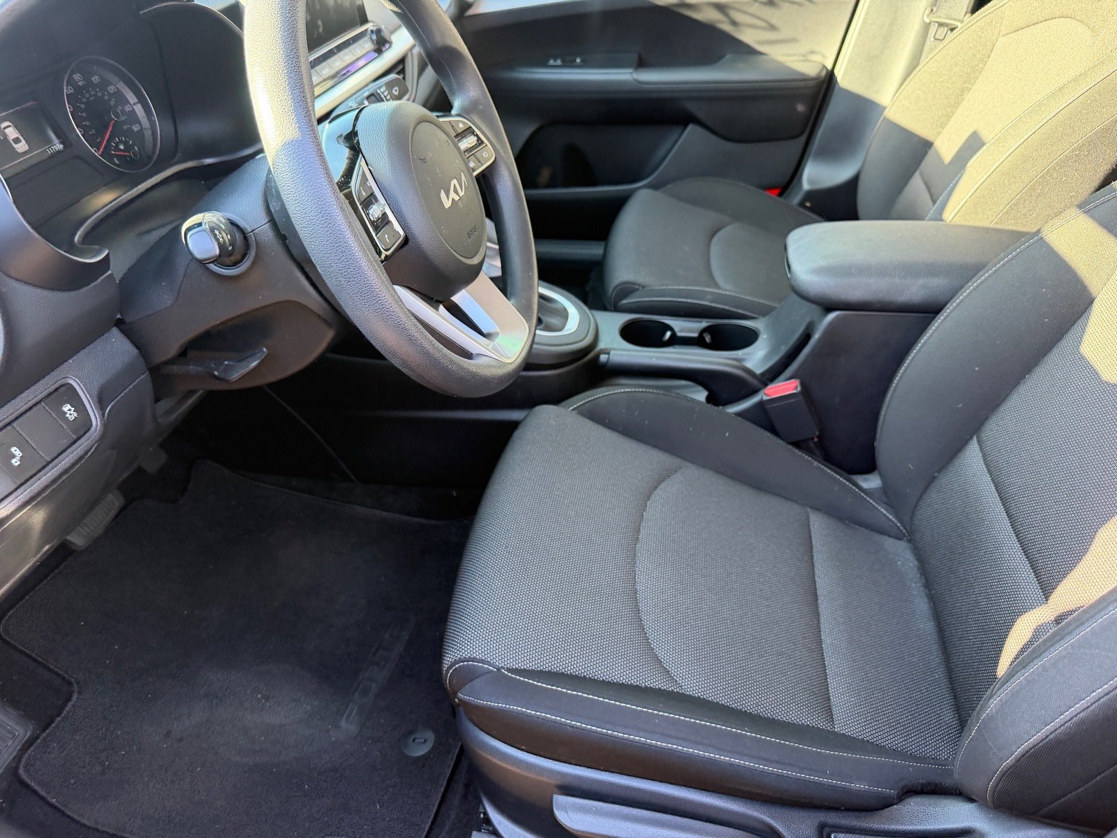 Certified 2024 Kia Forte LXS w/ LXS Technology Package FWD image 6