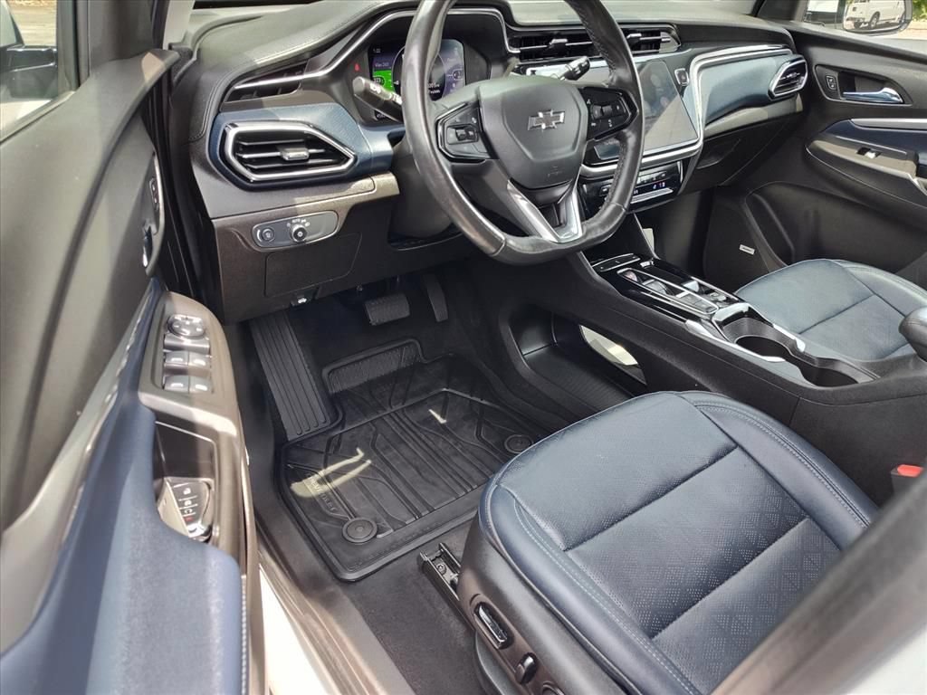 Used 2022 Chevrolet Bolt EUV Premier w/ Sun & Sound Package FWD image 10
