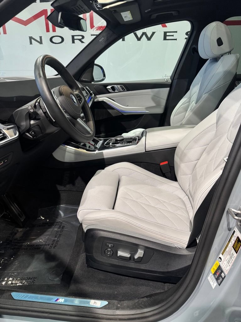 Used 2026 BMW X5 xDrive50e w/ M Sport Package AWD/4WD image 12