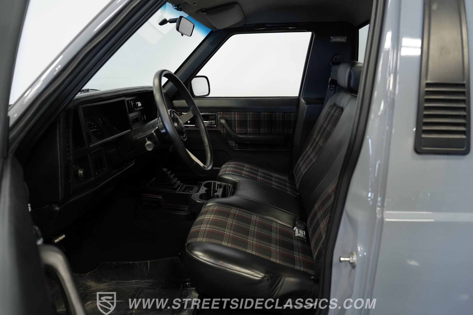Used 1990 Jeep Comanche Pioneer image 3