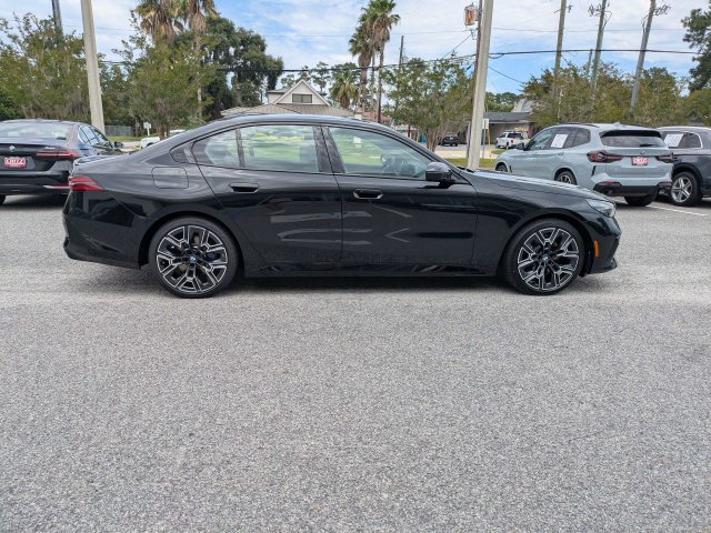 New 2027 BMW 530i xDrive w/ M Sport Package AWD/4WD image 4