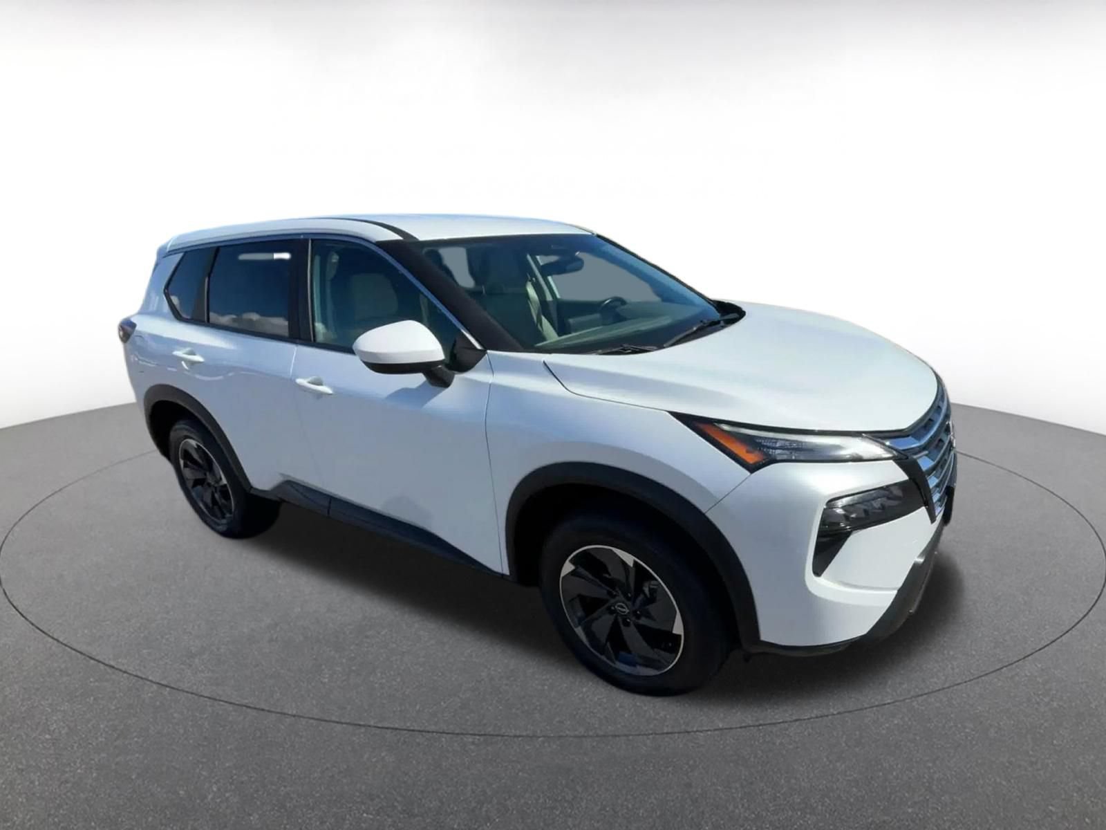 Used 2025 Nissan Rogue SV FWD image 2