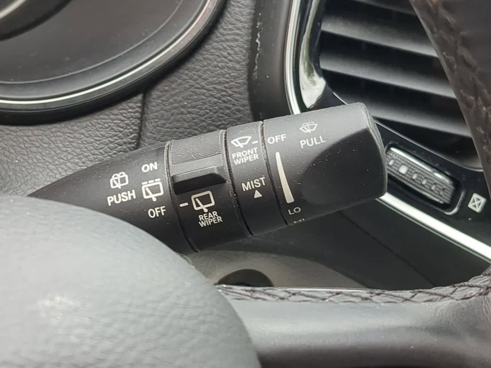Certified 2019 Jeep Cherokee Limited AWD/4WD image 25