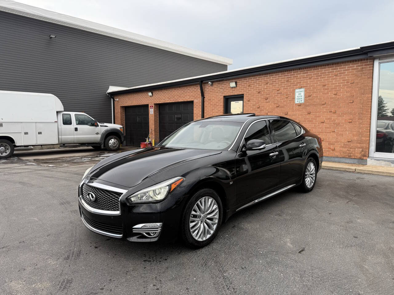 Used 2015 INFINITI Q70 L 3.7 AWD/4WD image 2