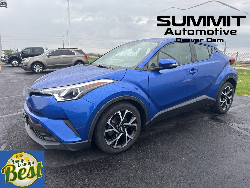 Used 2019 Toyota C-HR XLE FWD image 1